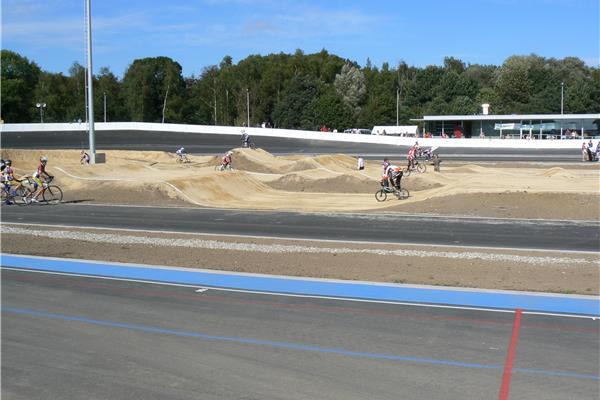 Aménagement piste cyclable, BMX et terrain de skeeler - Sportinfrabouw NV